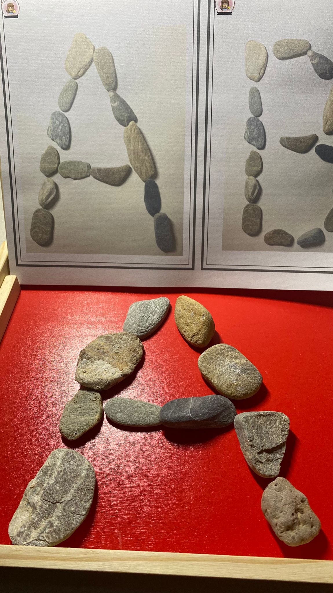 Abecedario y números piedras - Imagen 3